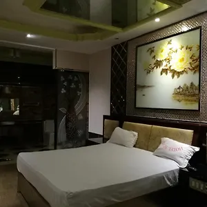 Ocho Hotel